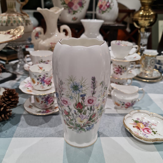 Aynsley wild tudor 24 cm tall Vase