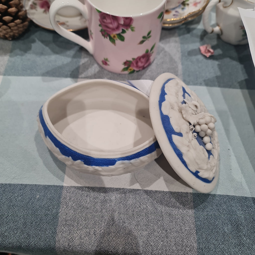 Adamware vintage jewellery box