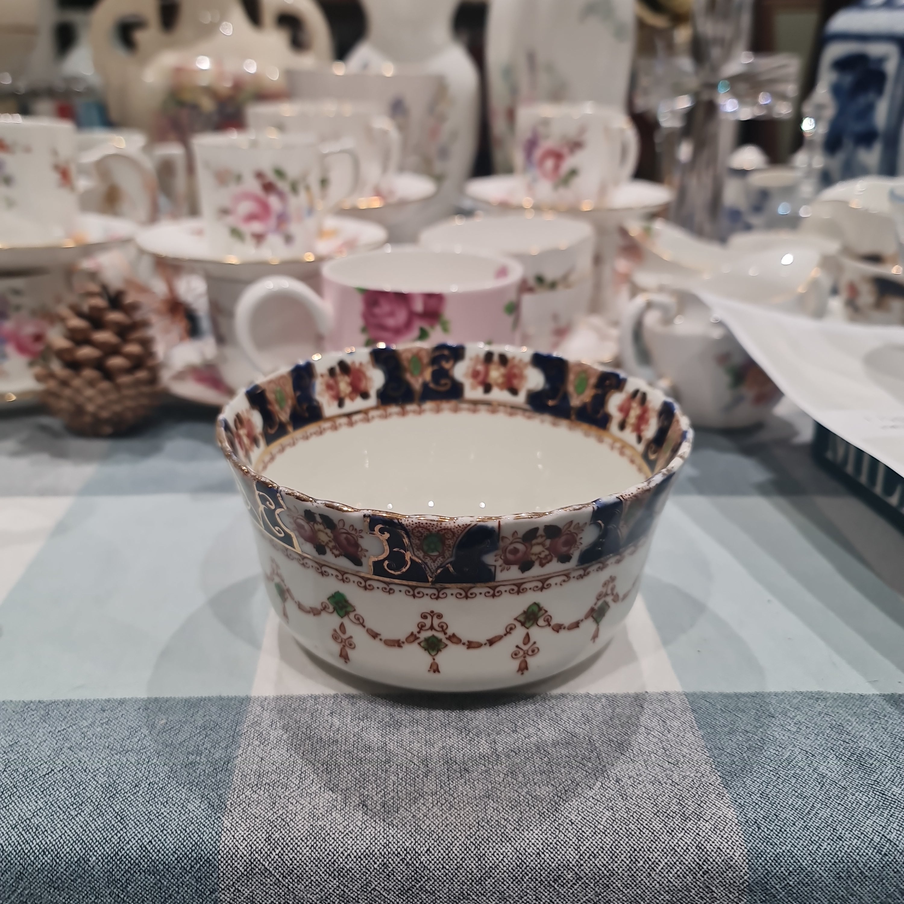 Antique Windsor imari bowl
