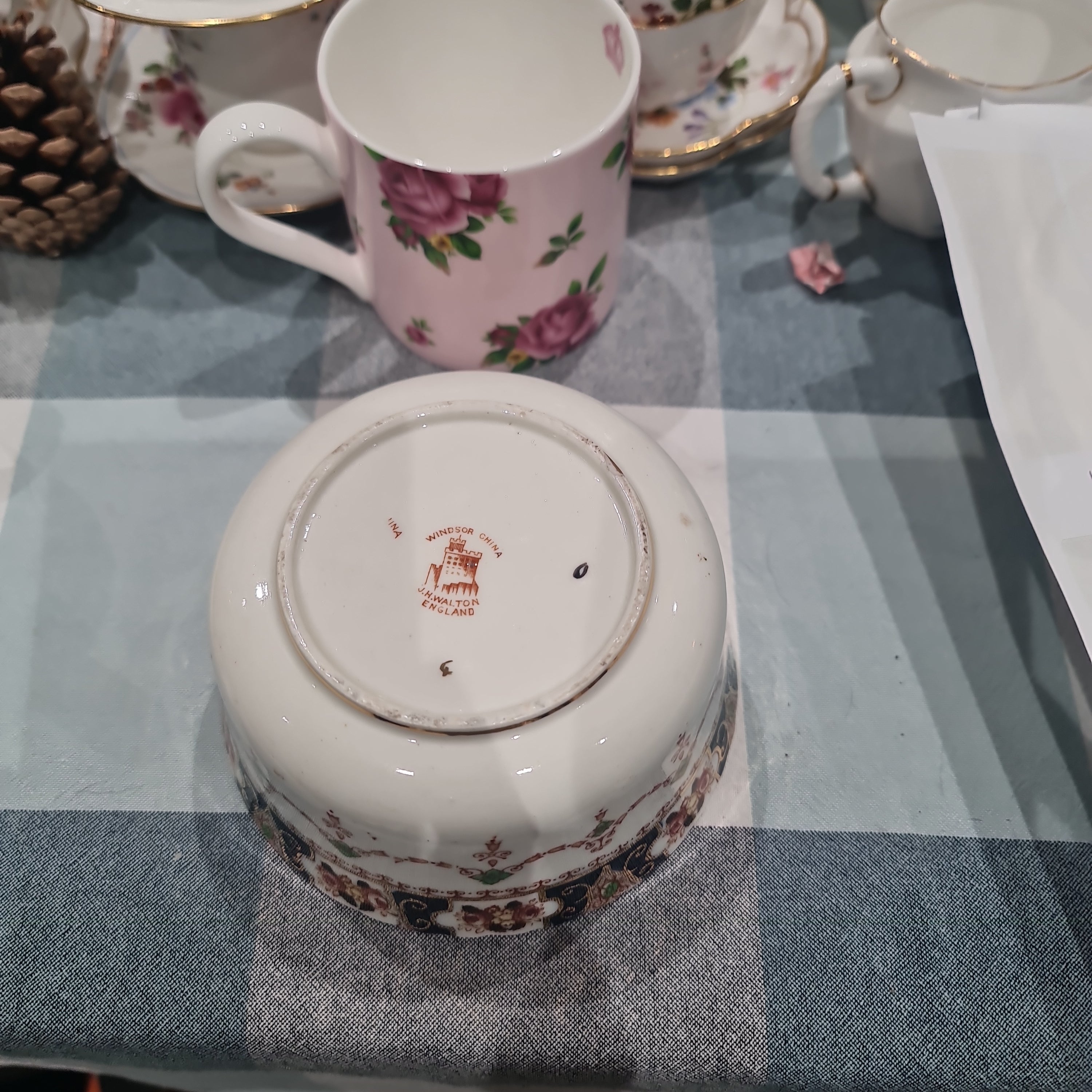 Antique Windsor imari bowl