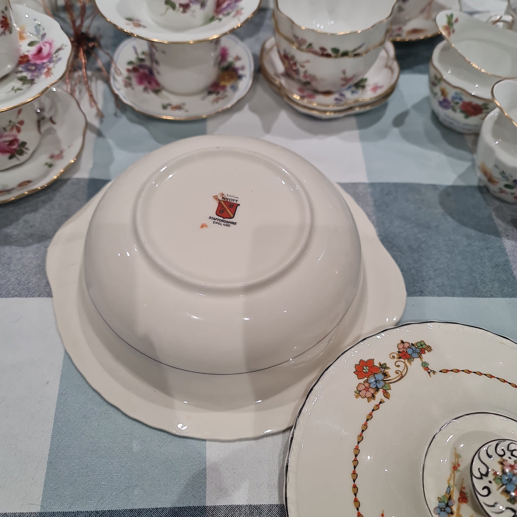 Myott Staffordshire flora tureen- minor chip under lid