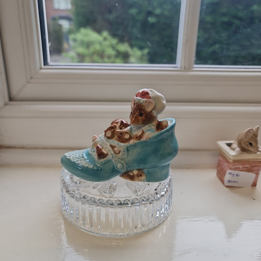 Beatrix Potter old women in a show figuring