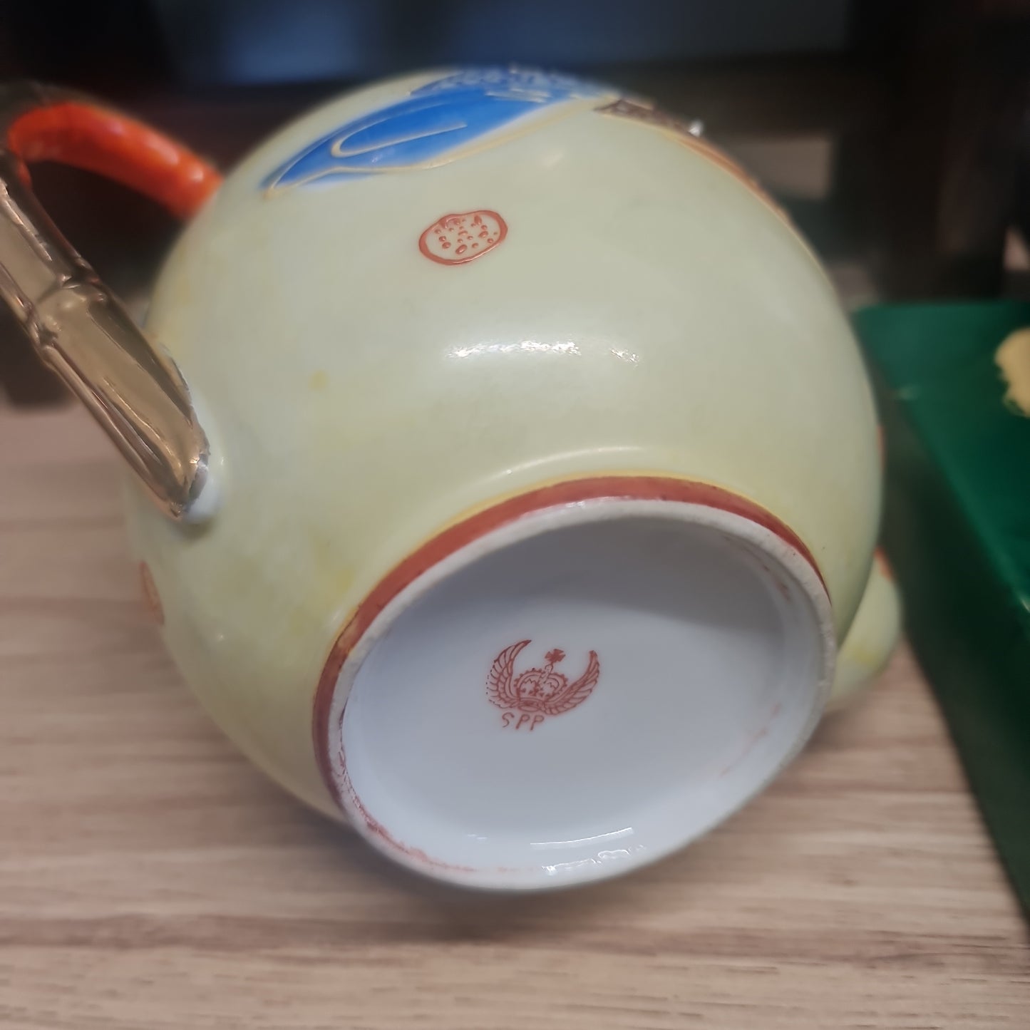 Antique Japanese Satsuma Meji period handpainted teapot