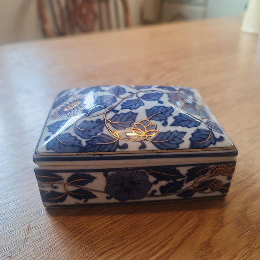 Beautiful antique handpainted tinket box - minor nip on edge