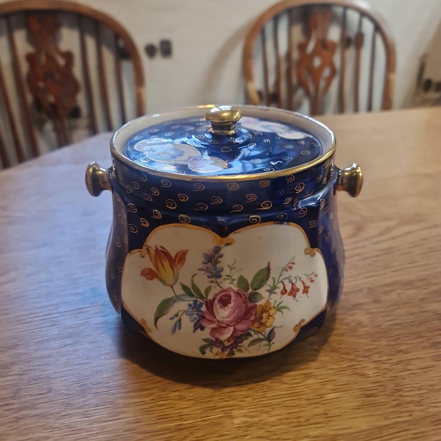 Antique Sadler handpainted biscuits barrel