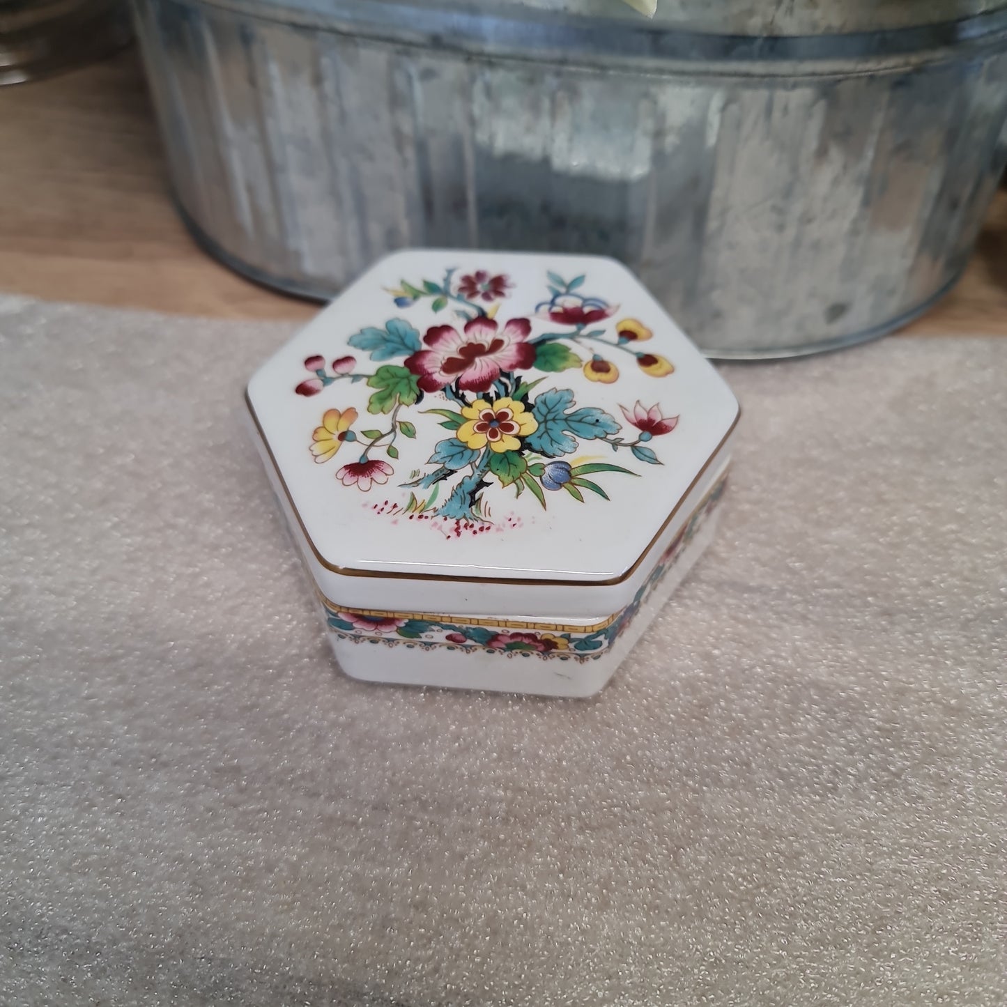 Coalport ming rose trinket box - defect