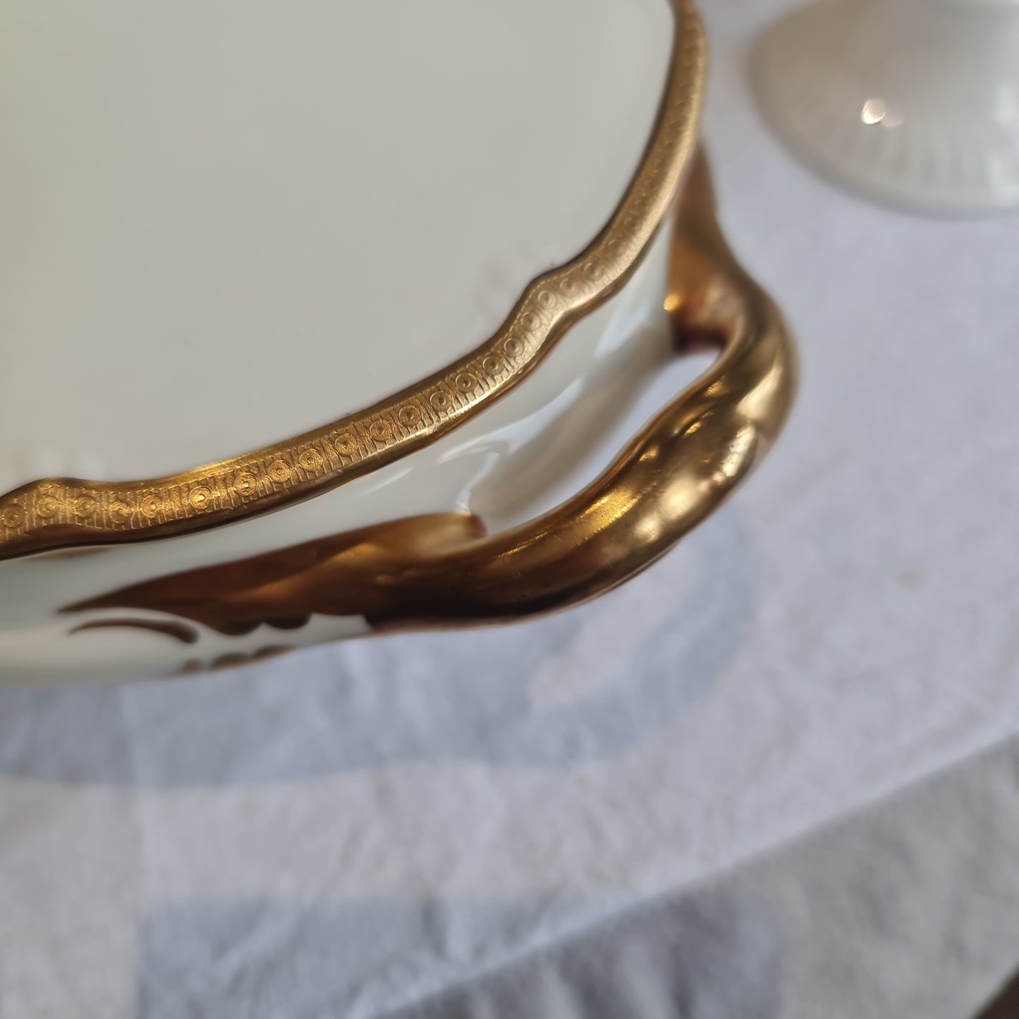 Royal Doulton Vintage Ivory Gold serving tureen- very good condition