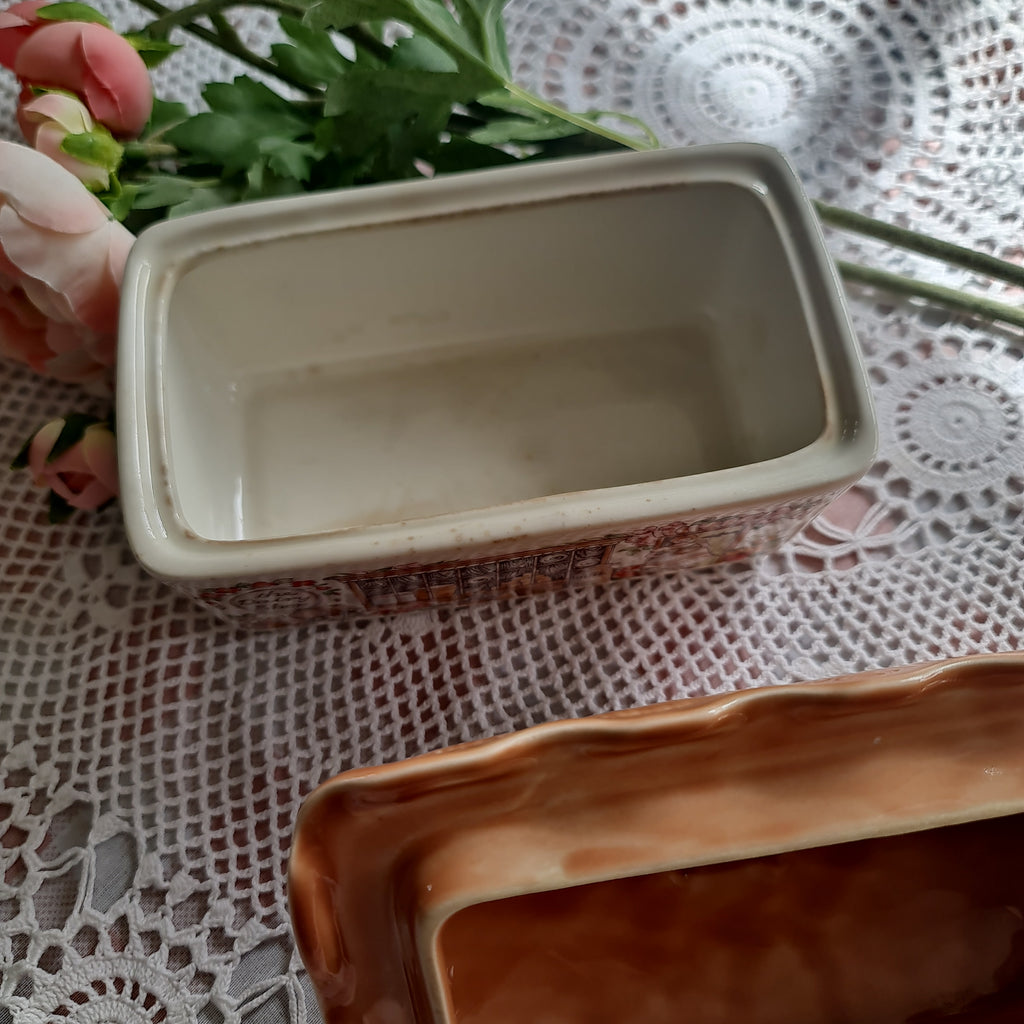 Sadler cottage butter dish - minor crazing on base
