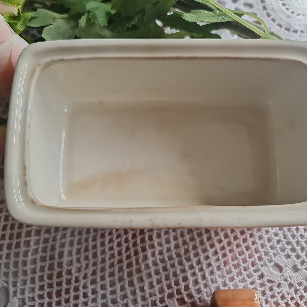 Sadler cottage butter dish - minor crazing on base