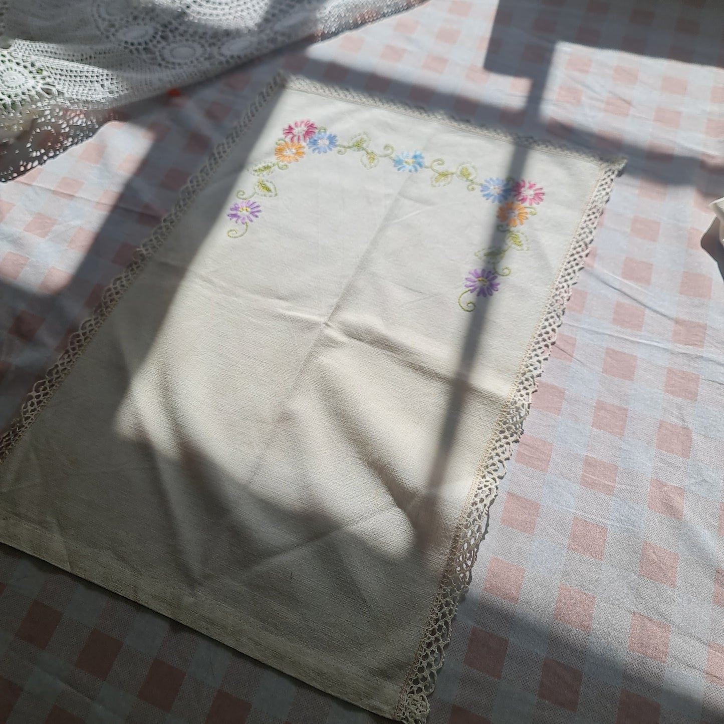 Vintage table cloth with Embroidery 56 x 38 cm