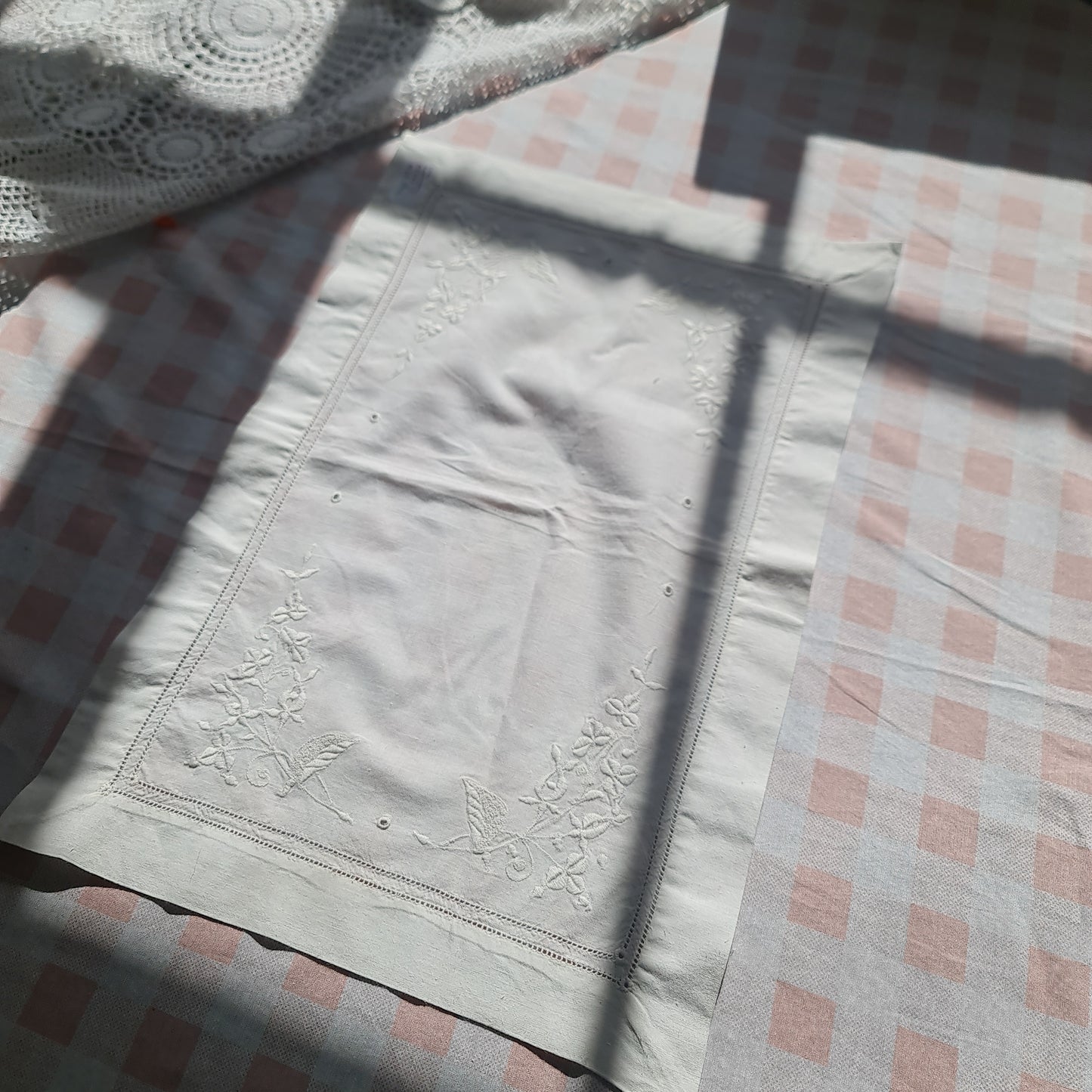 Vintage linen table cloth with Embroidery 49 x 32 cm