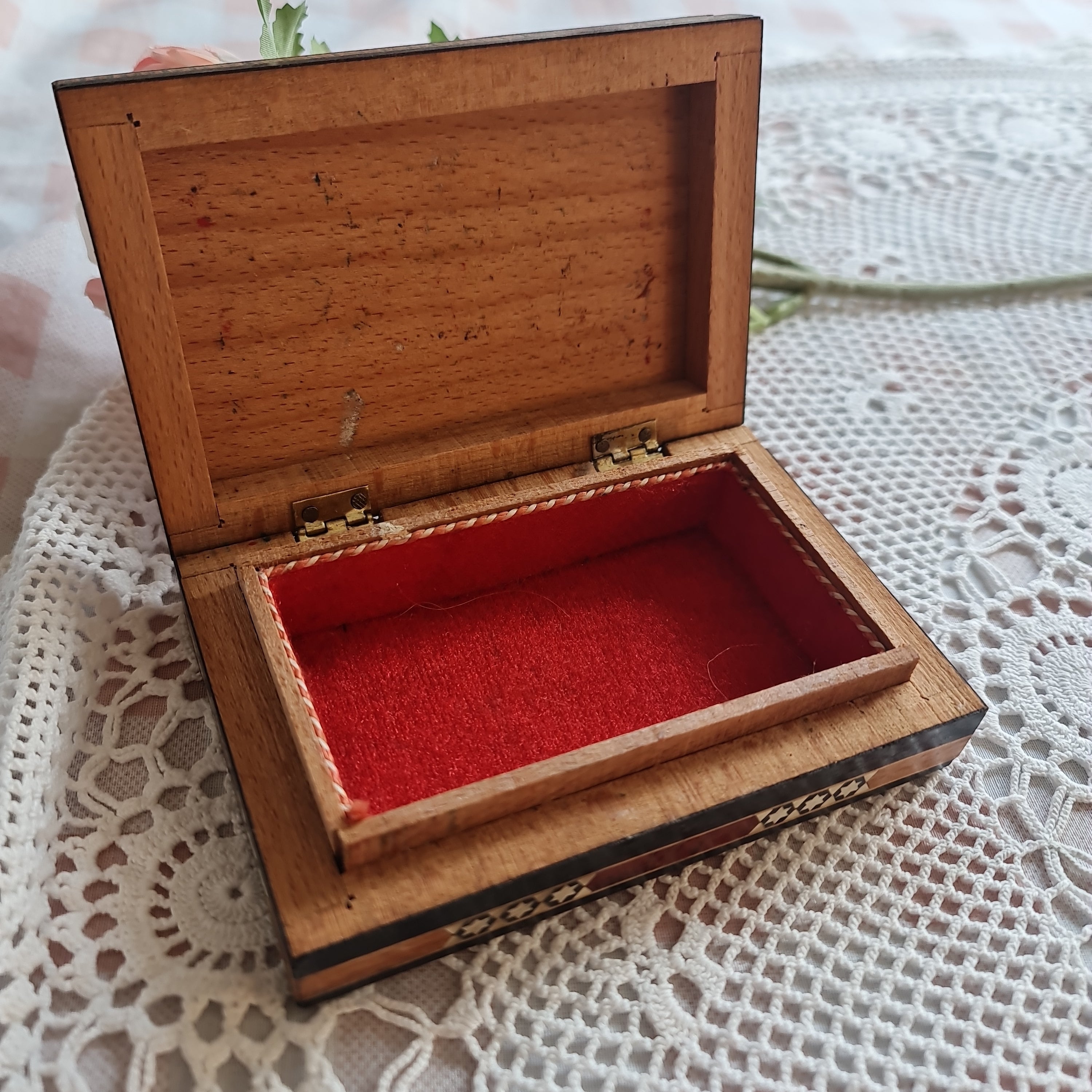 Beautiful jewellery box with mother of pearl inlaid