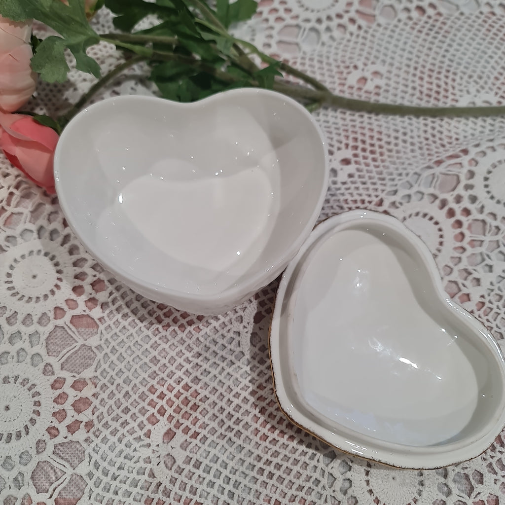 Royal Albert old country rose heart shaped Jewellery box