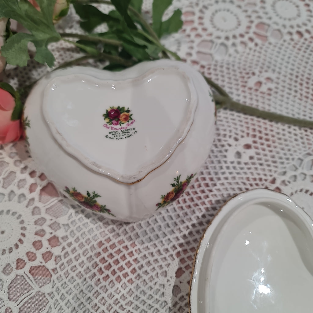Royal Albert old country rose heart shaped Jewellery box