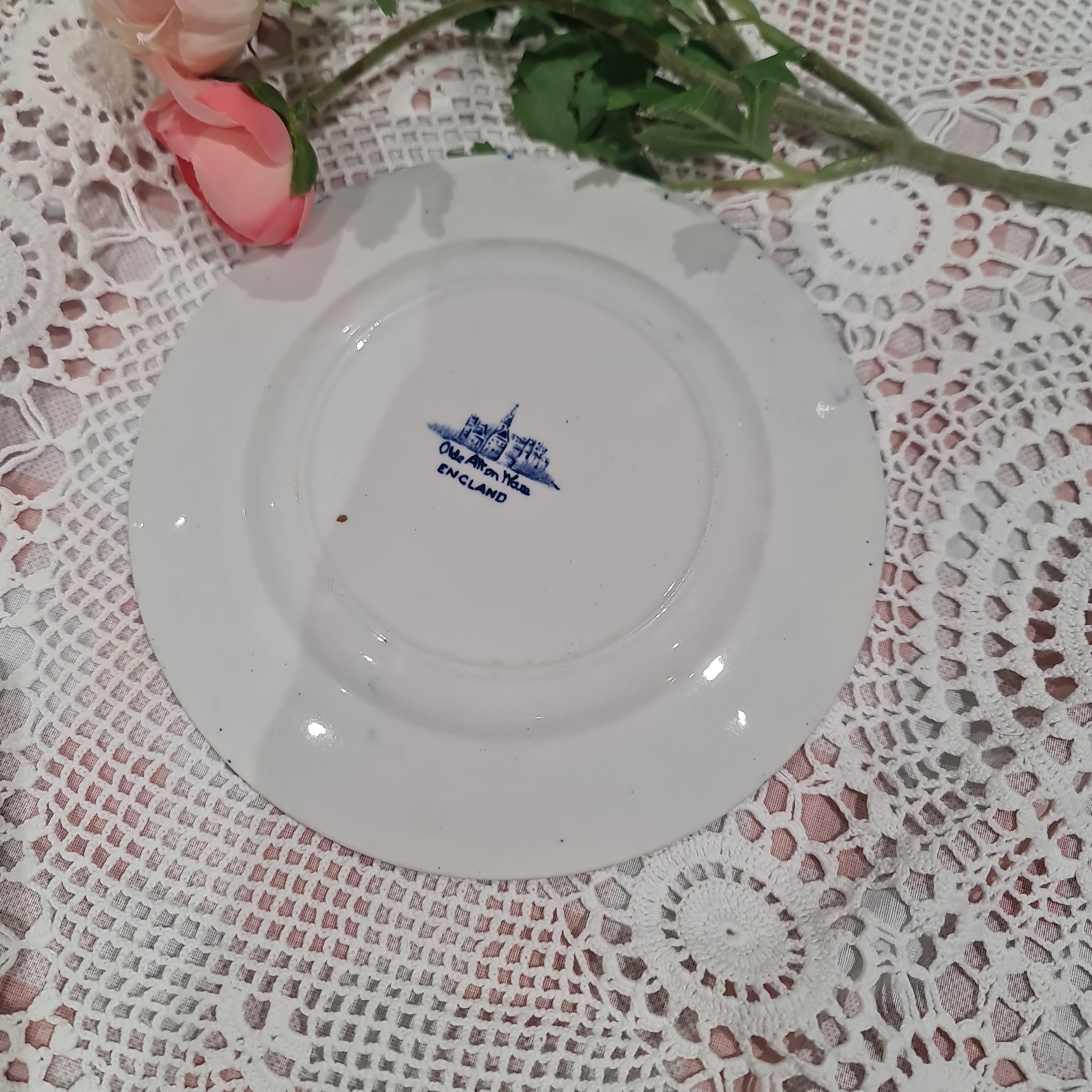 1930 Ole Alton ware blue and white 19 cm plate
