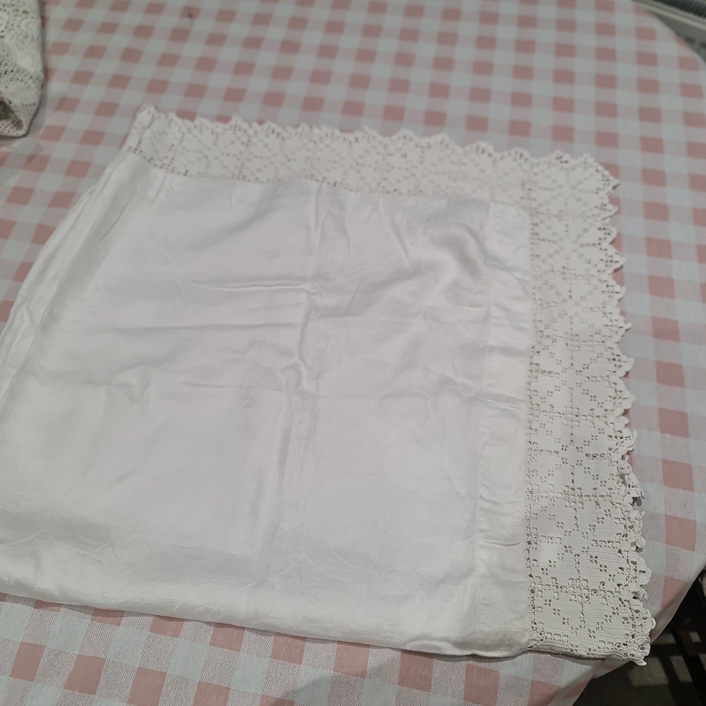 Gorgeous linen with lace edge square table cloth