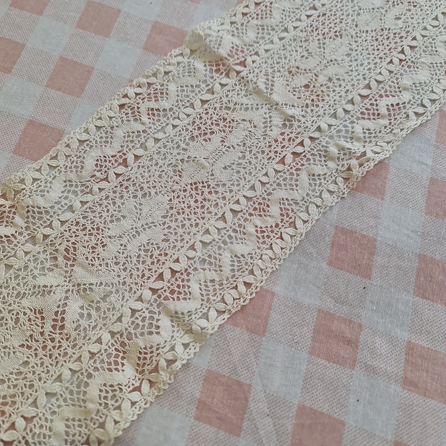 Beautiful vintage lave table runner - minor defect