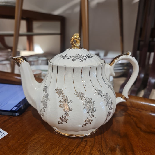 1920 Sadler tea pot with crazing on surface