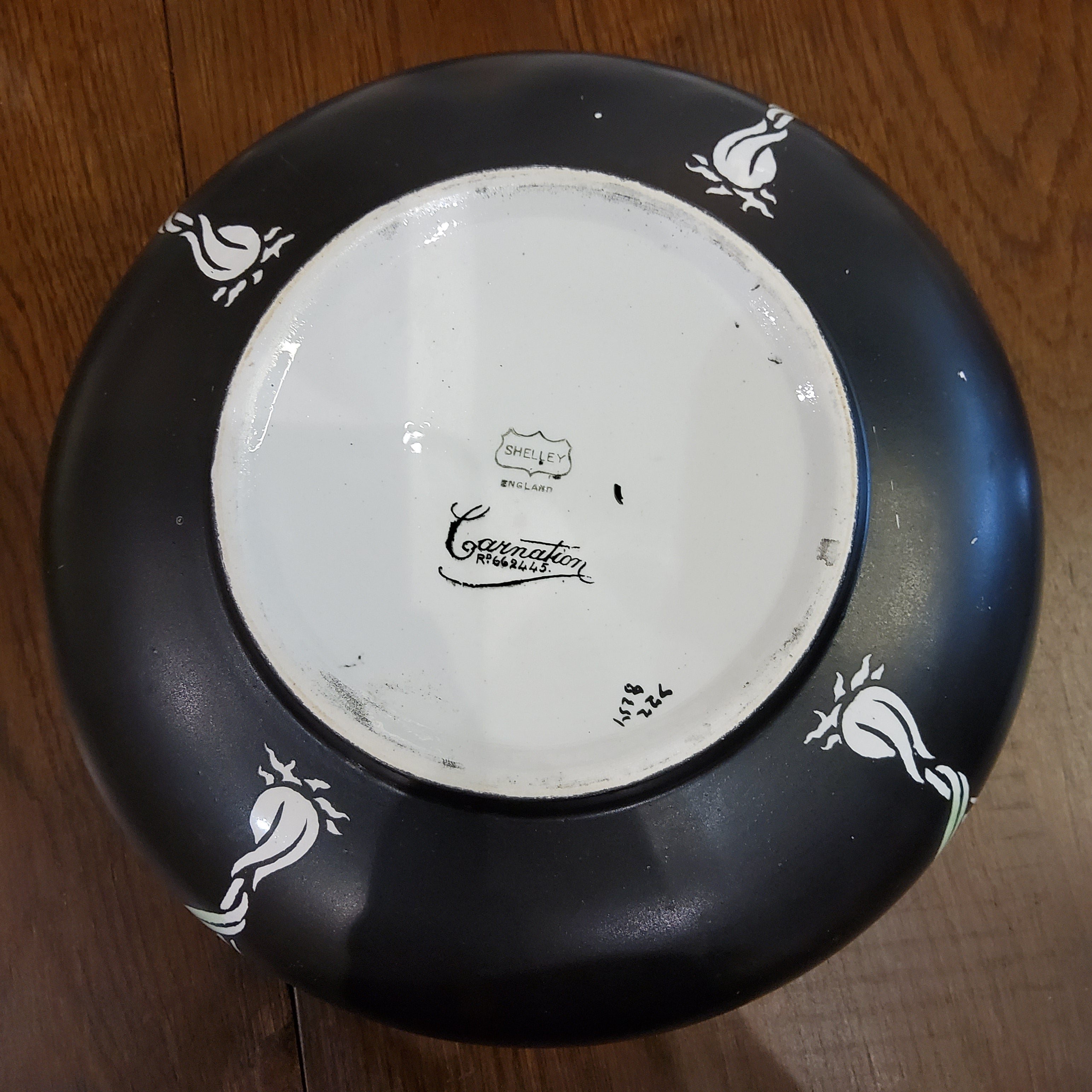 Shelley Art Deco Bowl - Carnation Pattern (Reg. 662445)