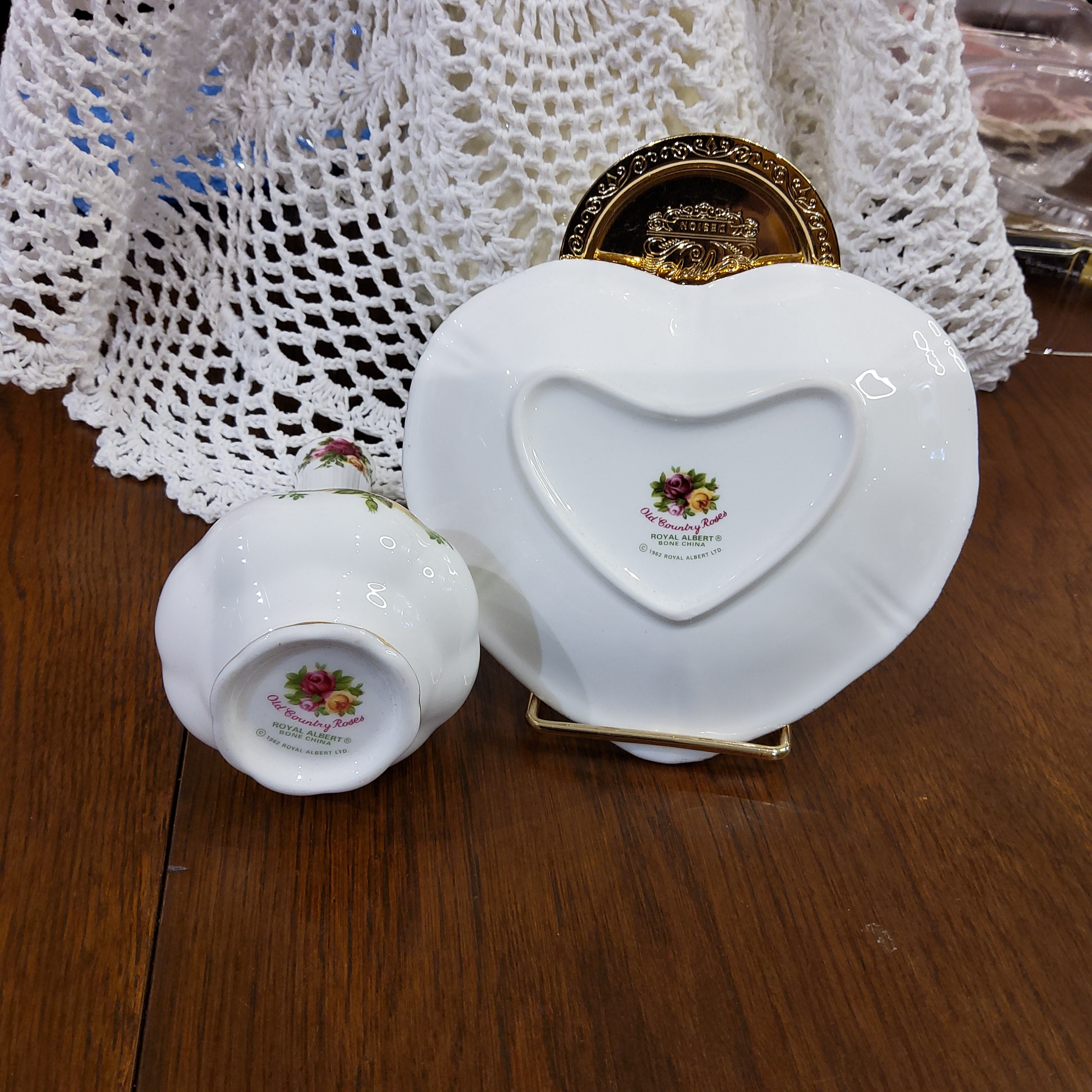 Royal Albert Old Country Roses Mini Vase & Heart dish Set ❤️