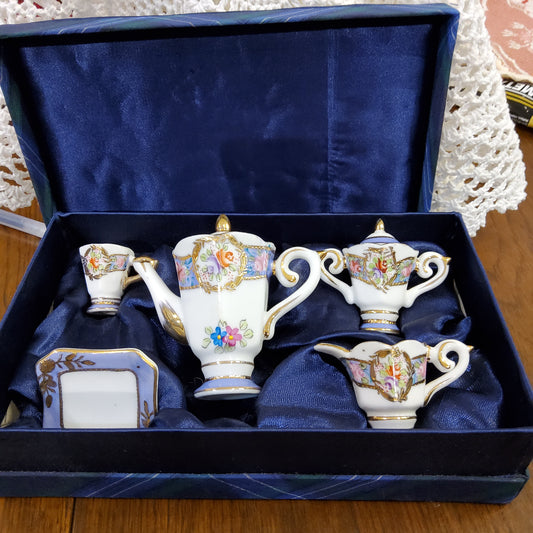 The Leonardo Collection Miniature Tea Set