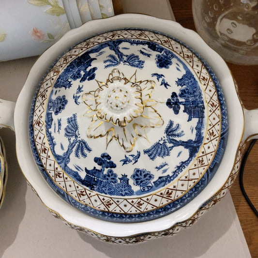 Booths real old willow tureen
