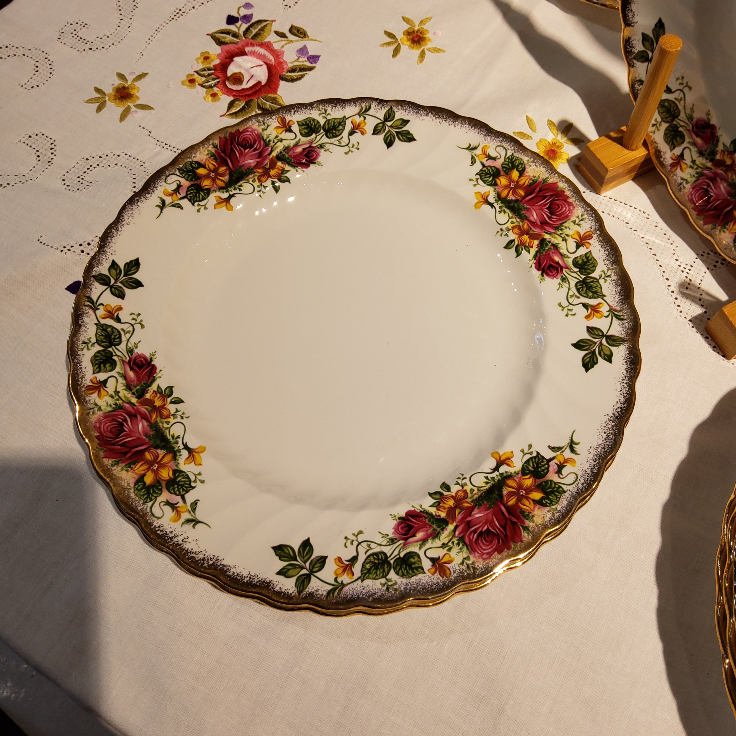Washington Pottery English Rose Breakfast Plate (Hanley England)
