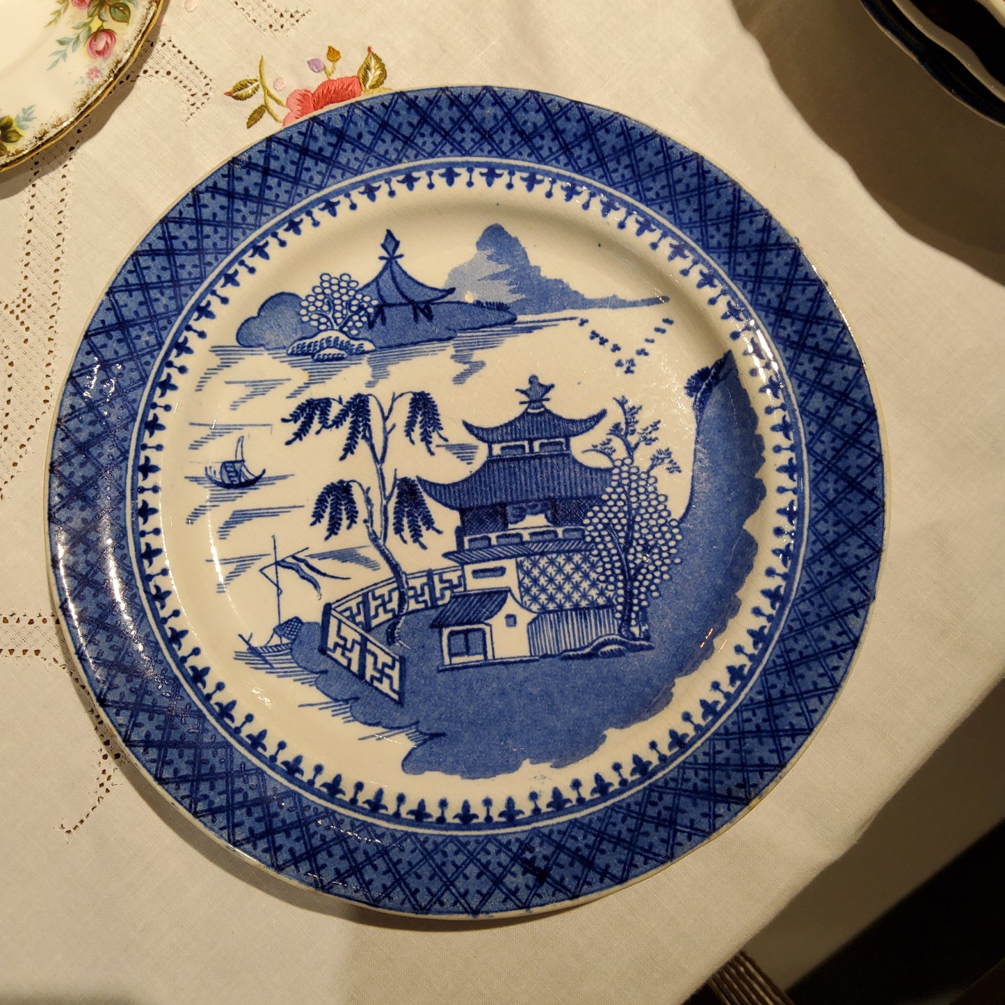 Early 19th century Antique J&W Ridgway Blue and white plate "Willow Pattern"