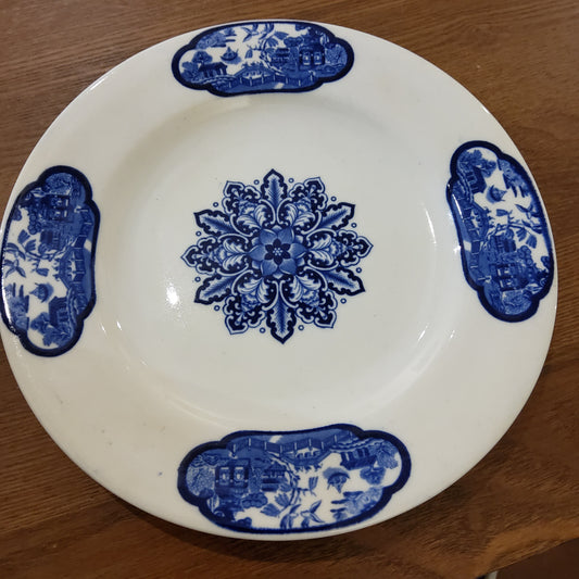 Antique Blue and white plate 20cm