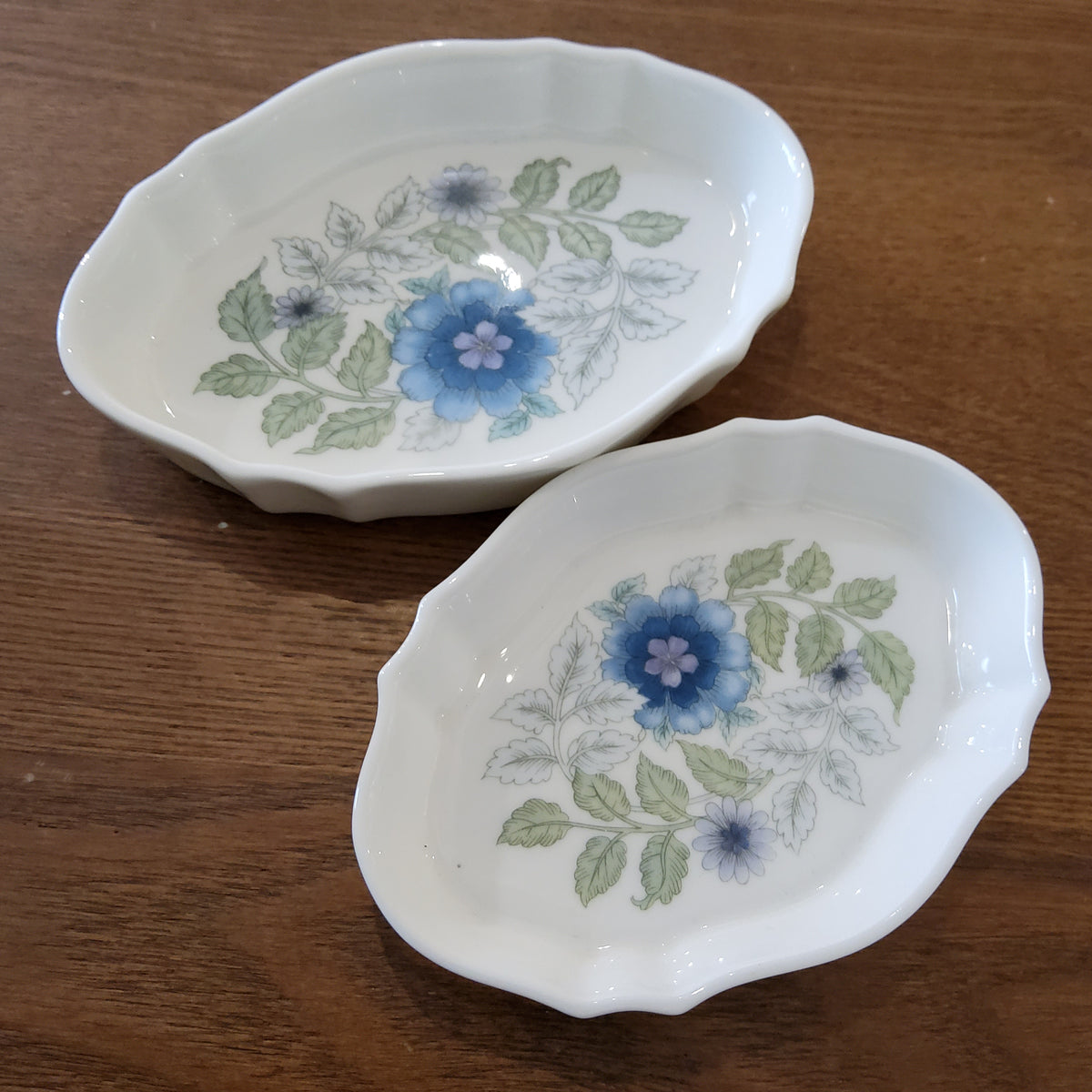 Wedgwood Bone China Clementine Small Scalloped Dish Plate