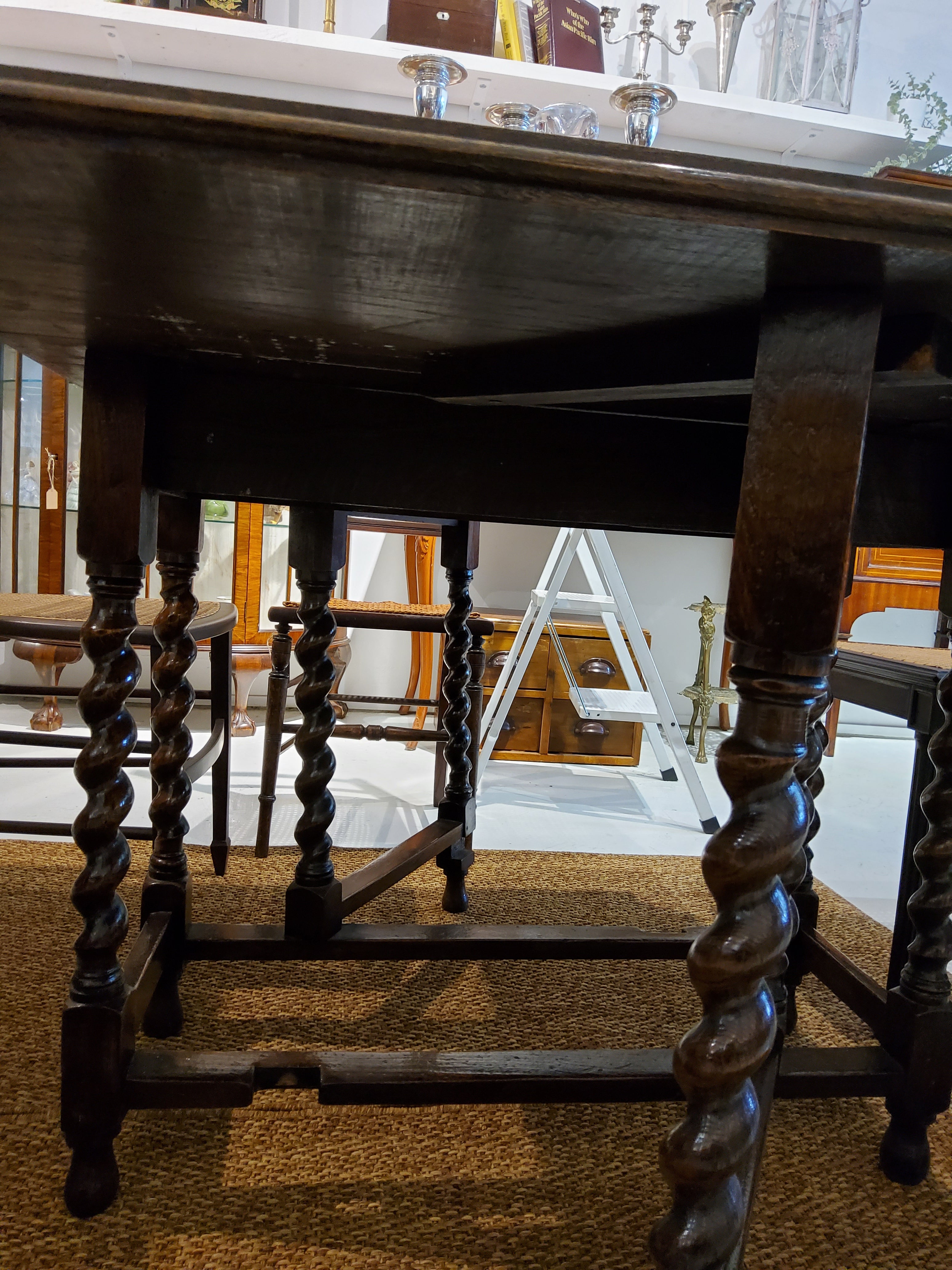 Antique English Walnut Gate Legs Drop leaf table