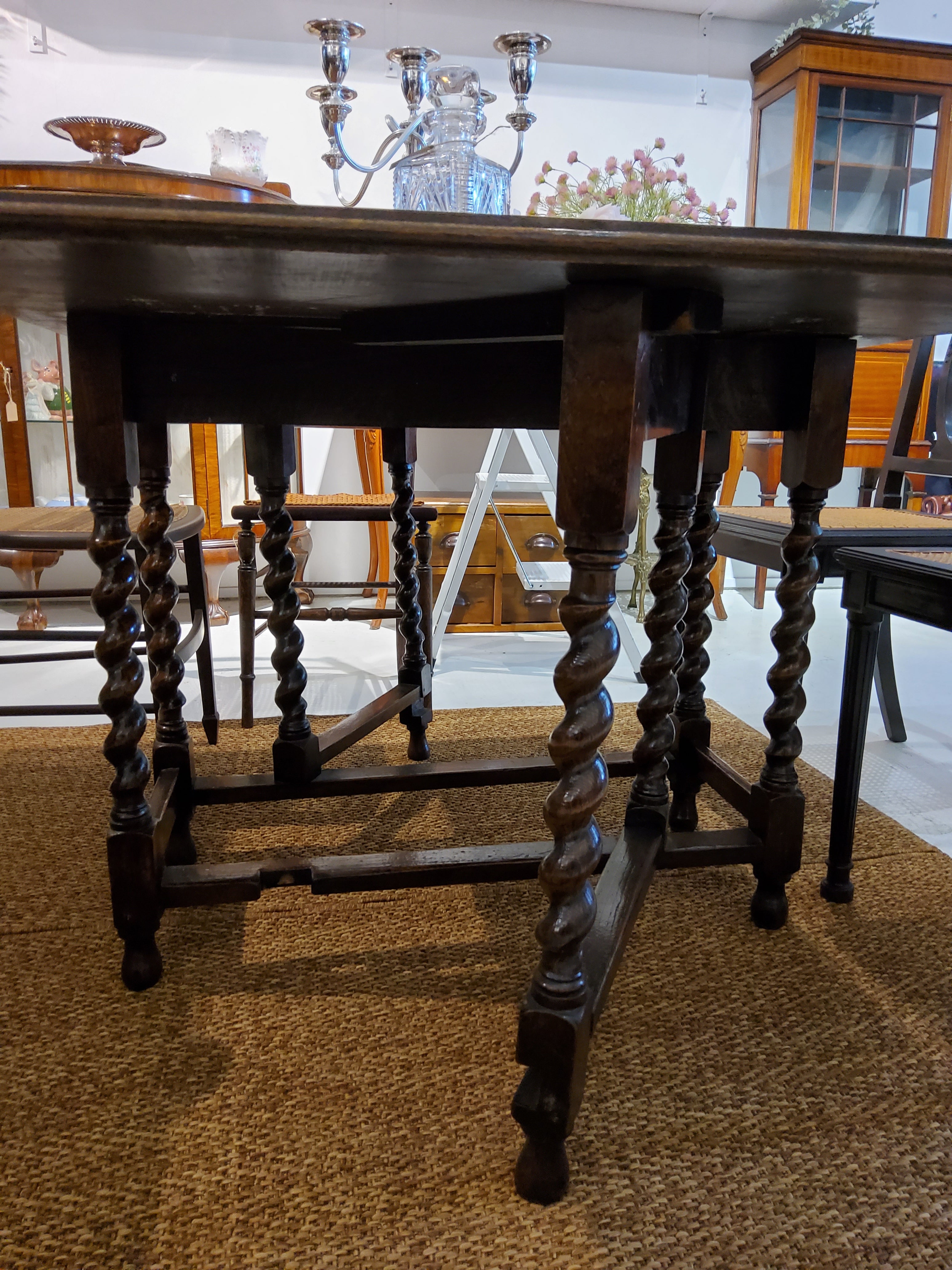 Antique English Walnut Gate Legs Drop leaf table