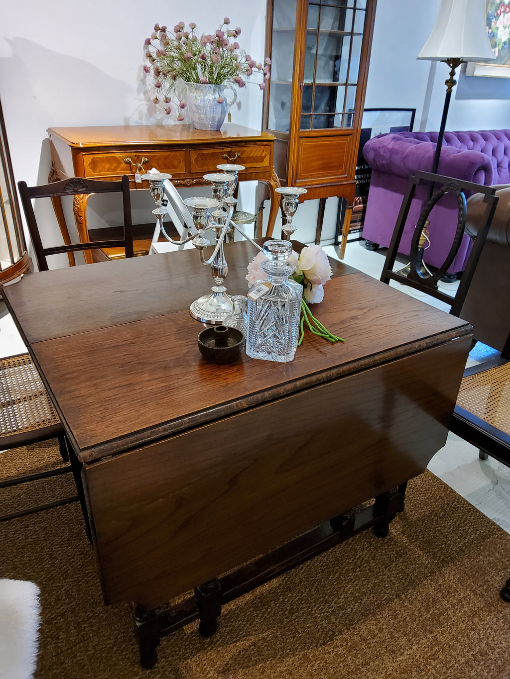 Antique English Walnut Gate Legs Drop leaf table