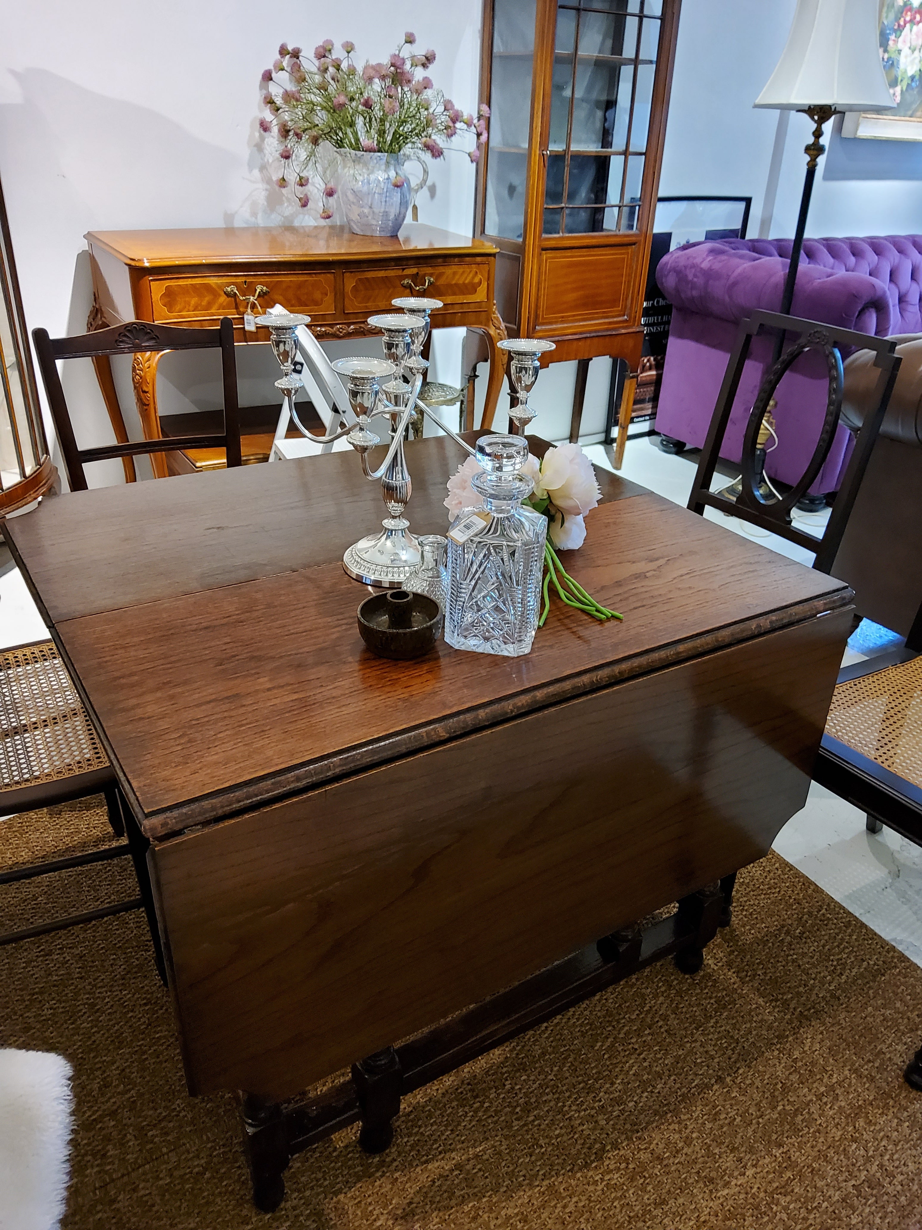 Antique English Walnut Gate Legs Drop leaf table