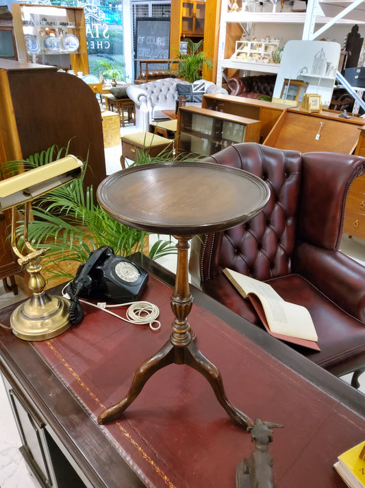 Vintage tripod sidetable