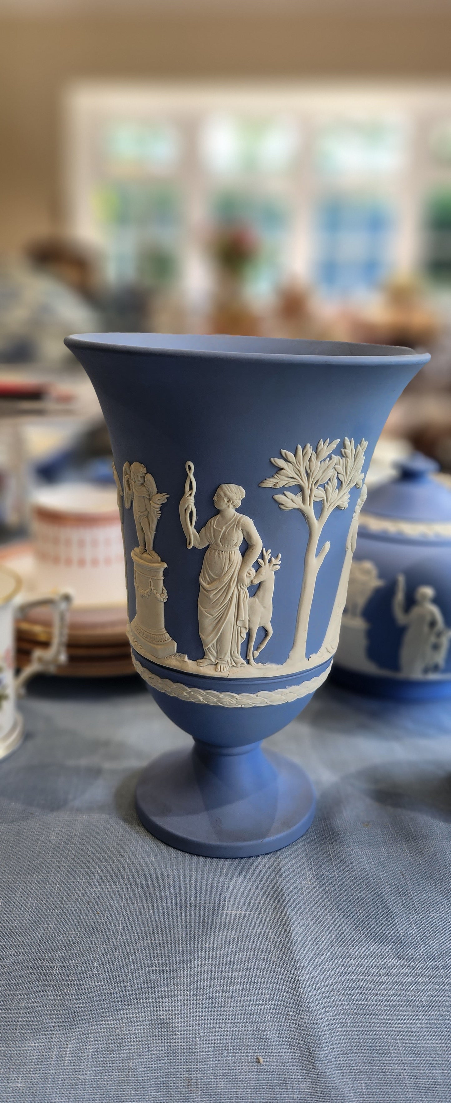 Wedgwood jasperware big vase with foot