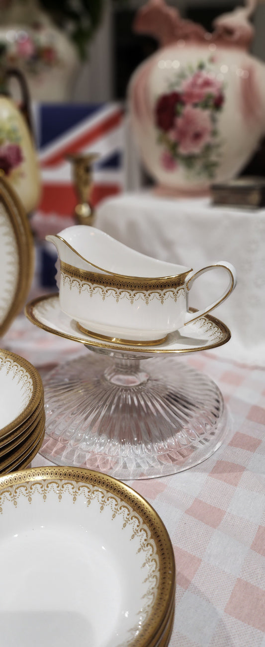 Paragon Fine Bone China Athena Gravy bowl