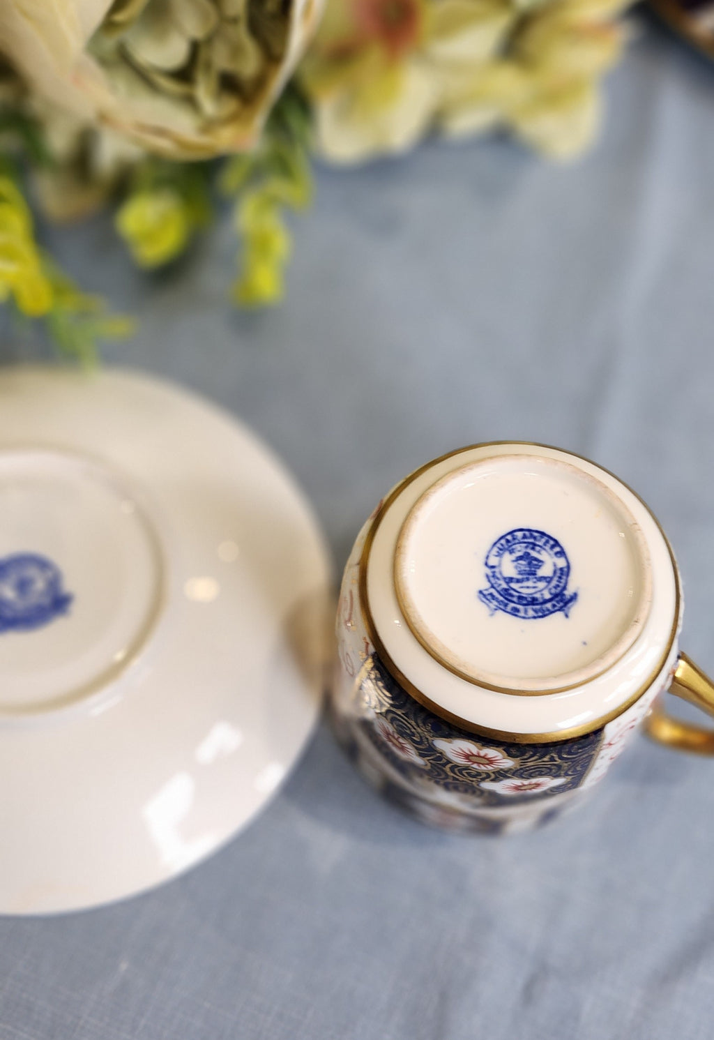 Royal Crown Staffordshire handpainted Imari tea set with 1 line crazing in the cup