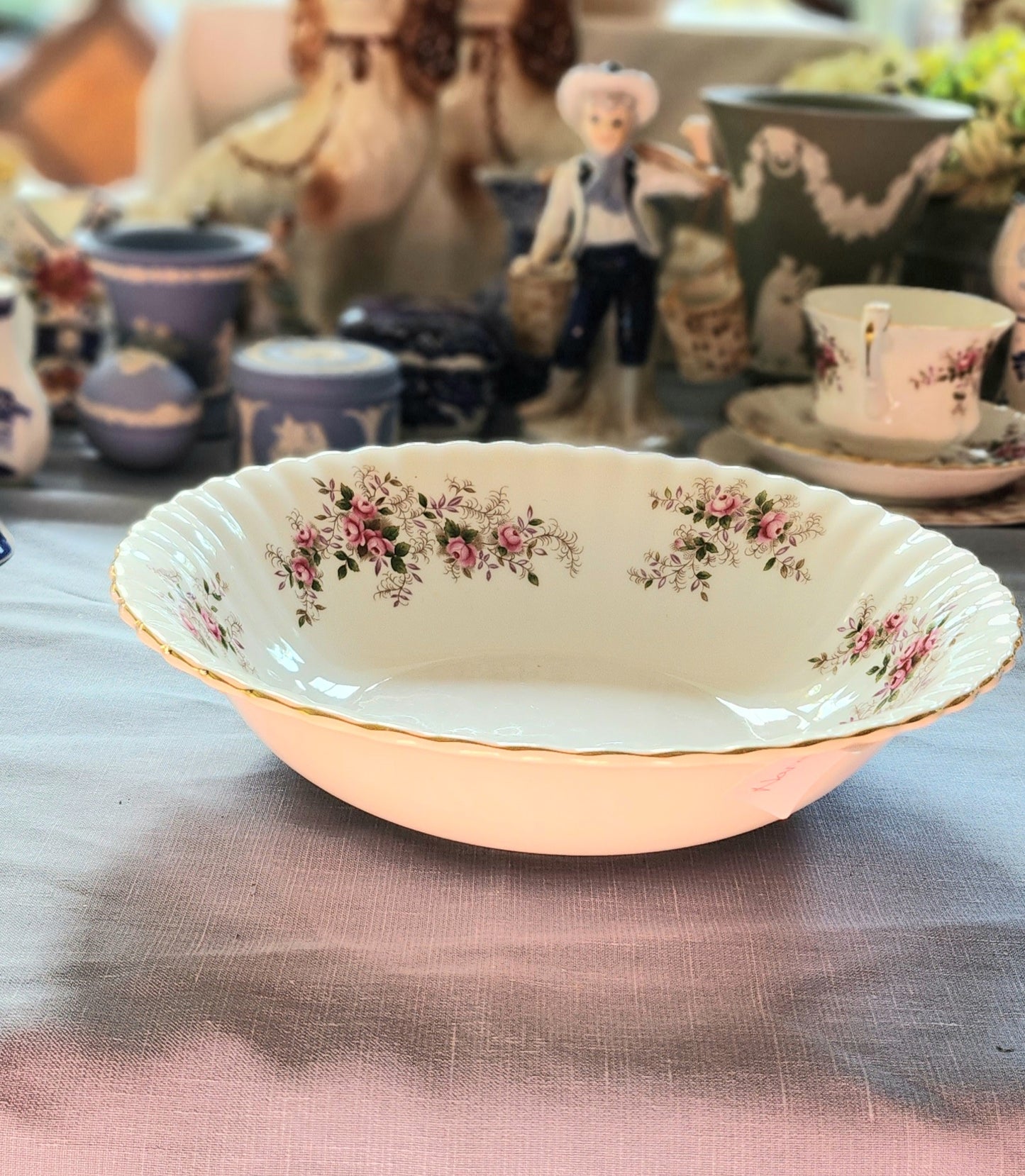 Royal Albert Lavender Rose Big Serving Soup bowl