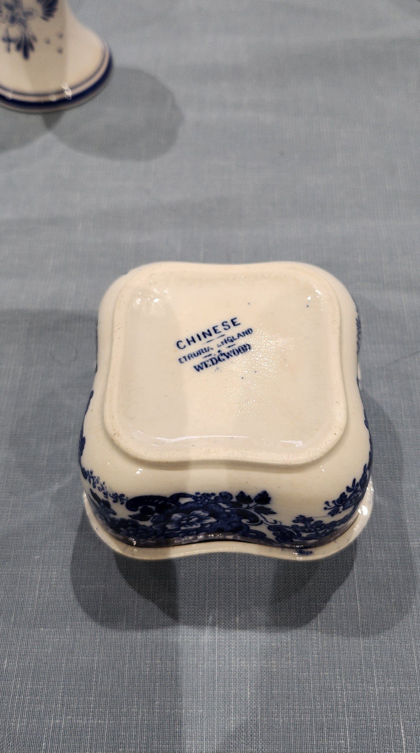 Rare Wedgwood Etruria blue and white jewelkery box/ tinket box- Chinese series early 1900