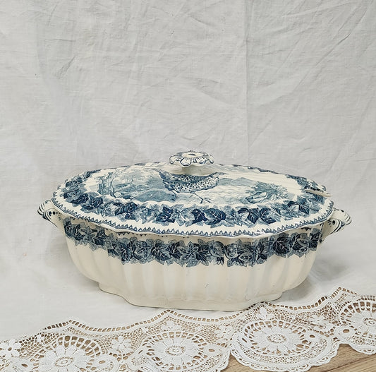 Whimsical Rare Spode Copeland wild birds series big tureen /serving dish- with defect under the lid cover