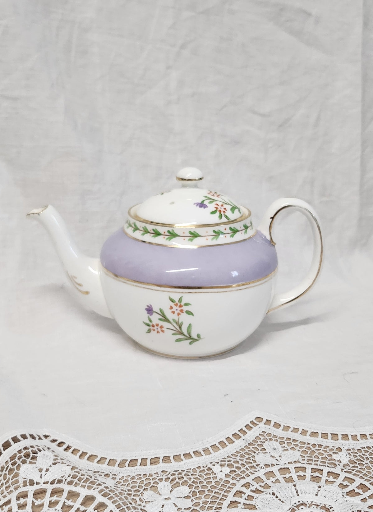 Rare Antique New Chelsea Handpainted Fine Bone China Tea pot - with minor line on rim and tea tainted in the pot