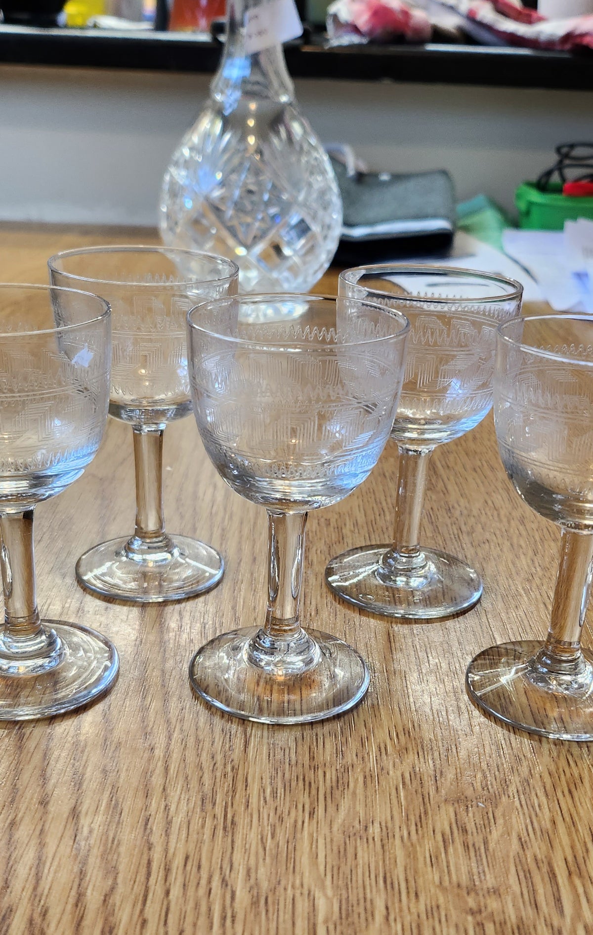 Very pretty vintage port wine glass with etching x 5pcs