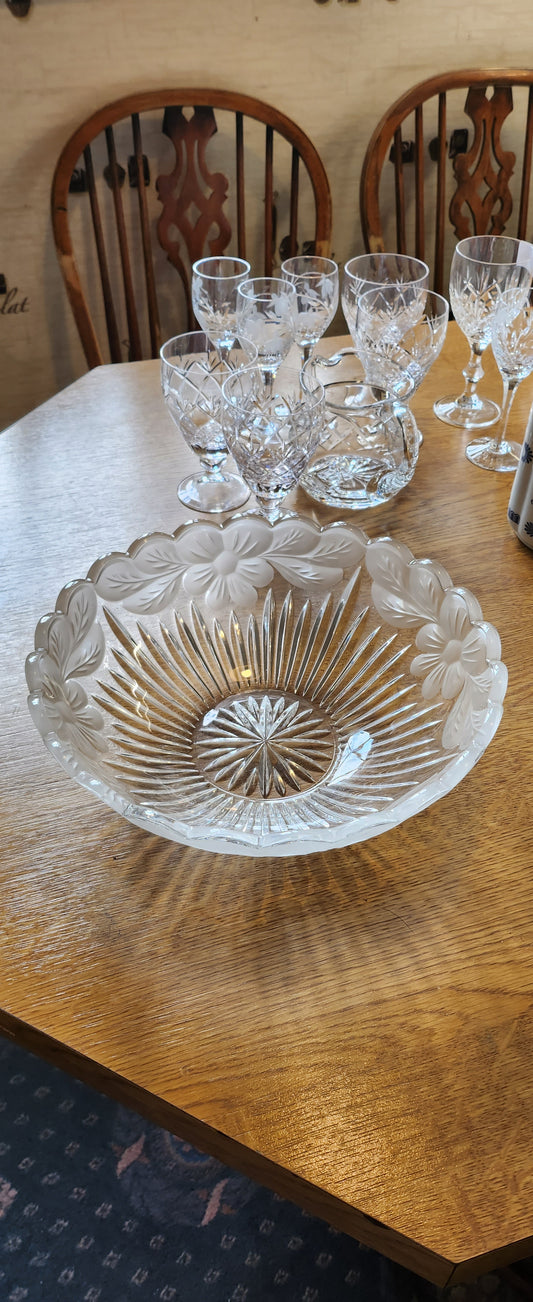 Amazing Waterford high quality crystal bowl with flowers etching edge