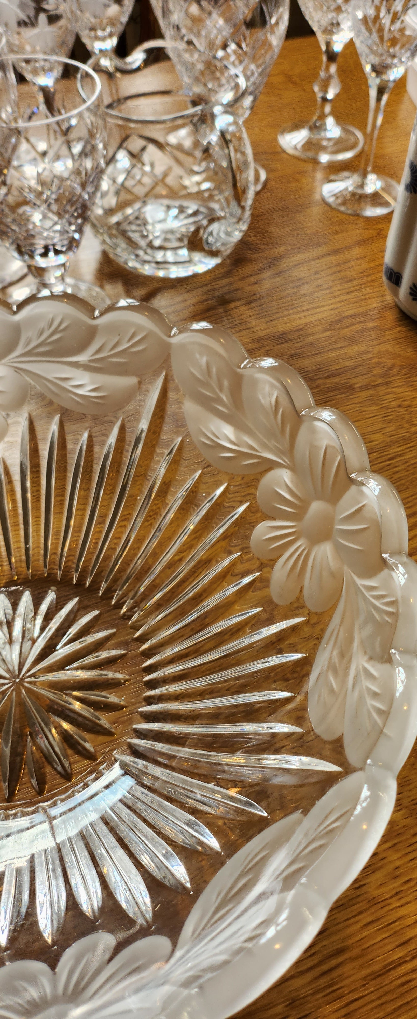 Amazing Waterford high quality crystal bowl with flowers etching edge