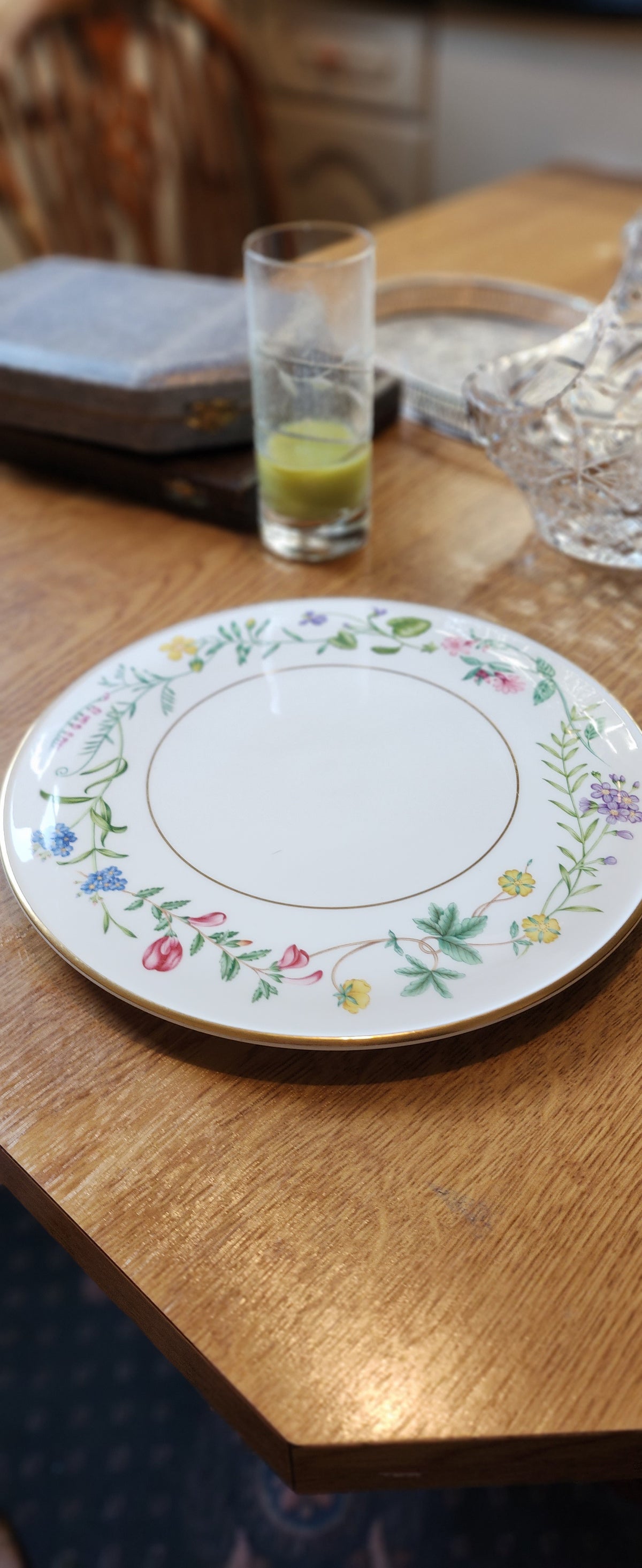 Royal Worcester Fine porcelain cake stand