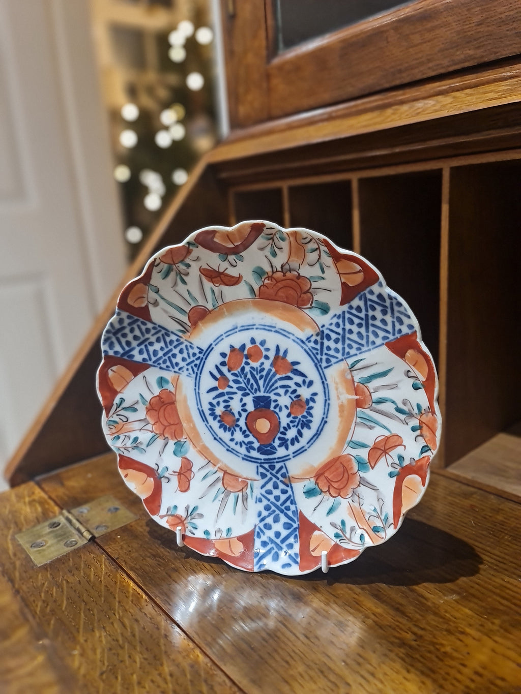 Japanese Imari plates, dishes and plaques