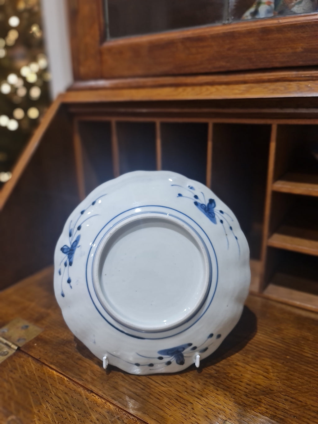Japanese Imari plates, dishes and plaques