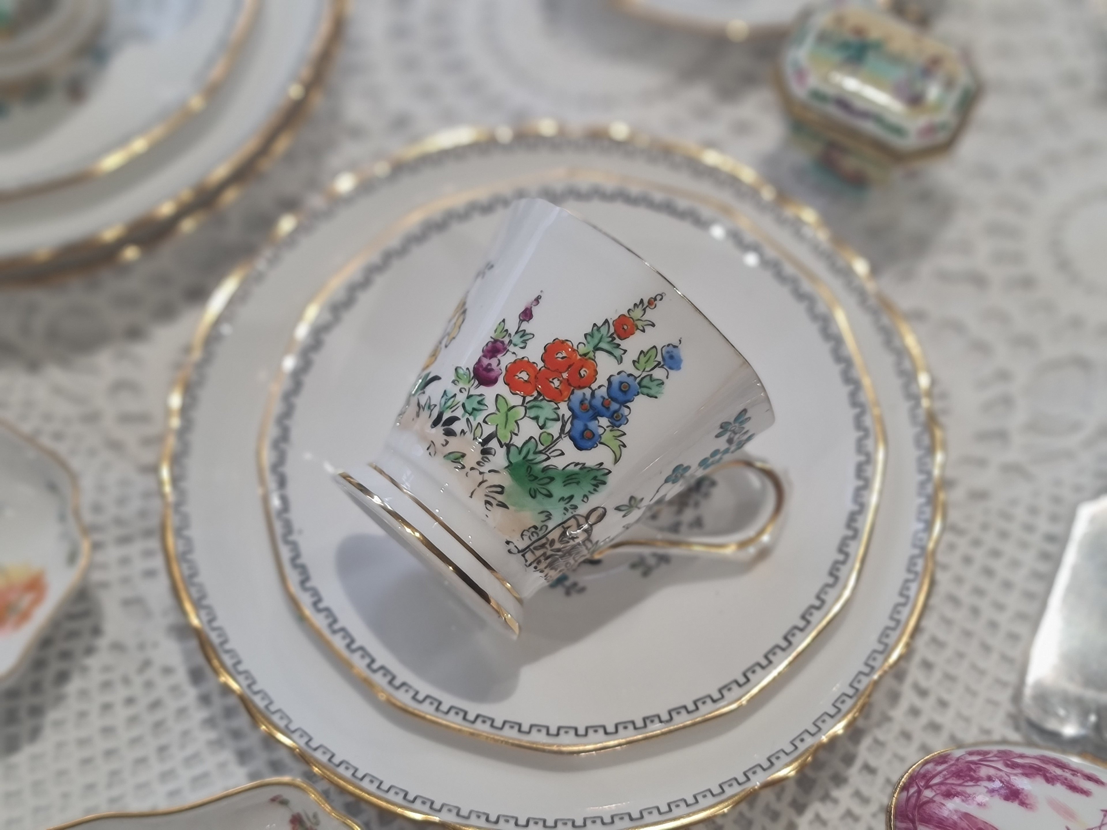 Royal Crown Tuscan handpainted tea set Trio- per set