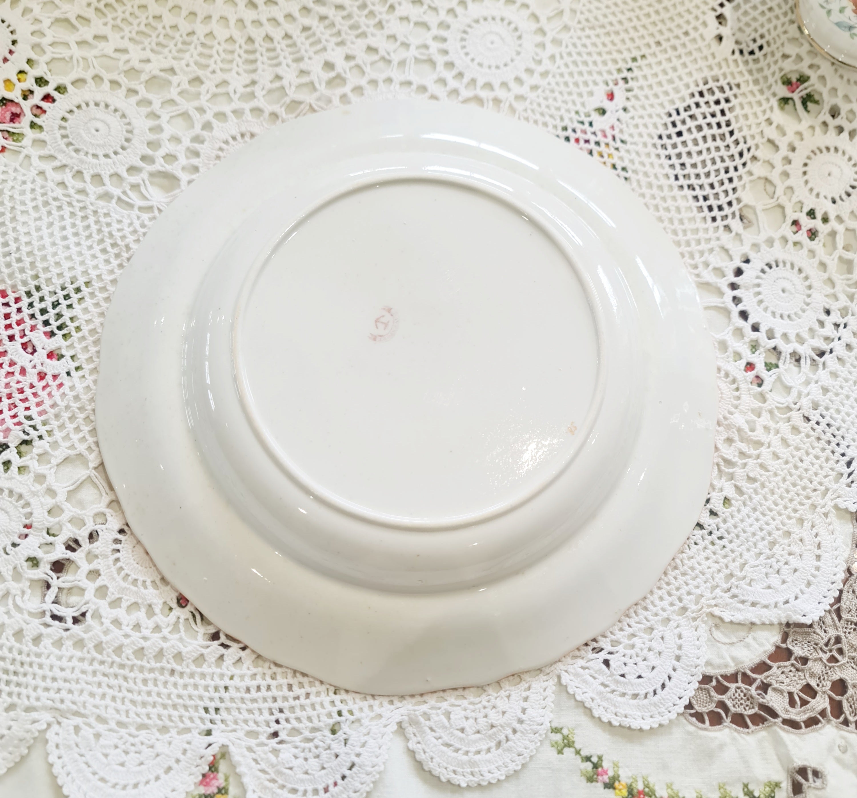 Georgian Davenport handpainted bowl with rim/plate